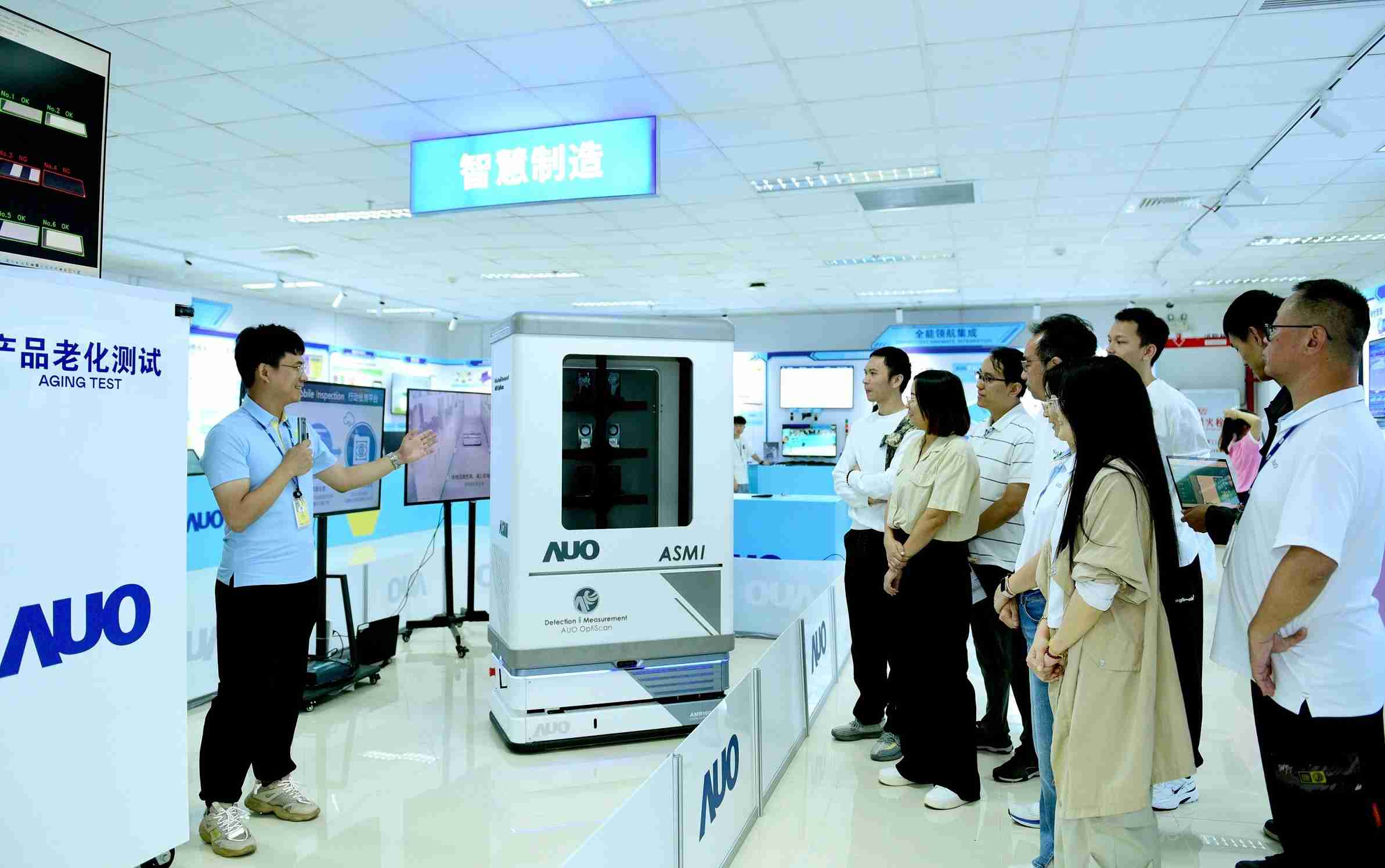 尊龙z6厦门将5G+ABC技术串联生产管理全流程，，打通研发、、、采购、、生管、、、、制程、、设备、、质量等产品全生命周期制造流程，，，，完成数字化设计、、智慧供应链、、、智能座舱、、、、全流程设备管理、、、数据驱动优化、、智慧在线检测、、、智慧品管等自适应生产模式升级